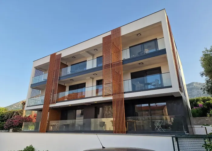 Cameleon Orebic- Beachfront Apartments