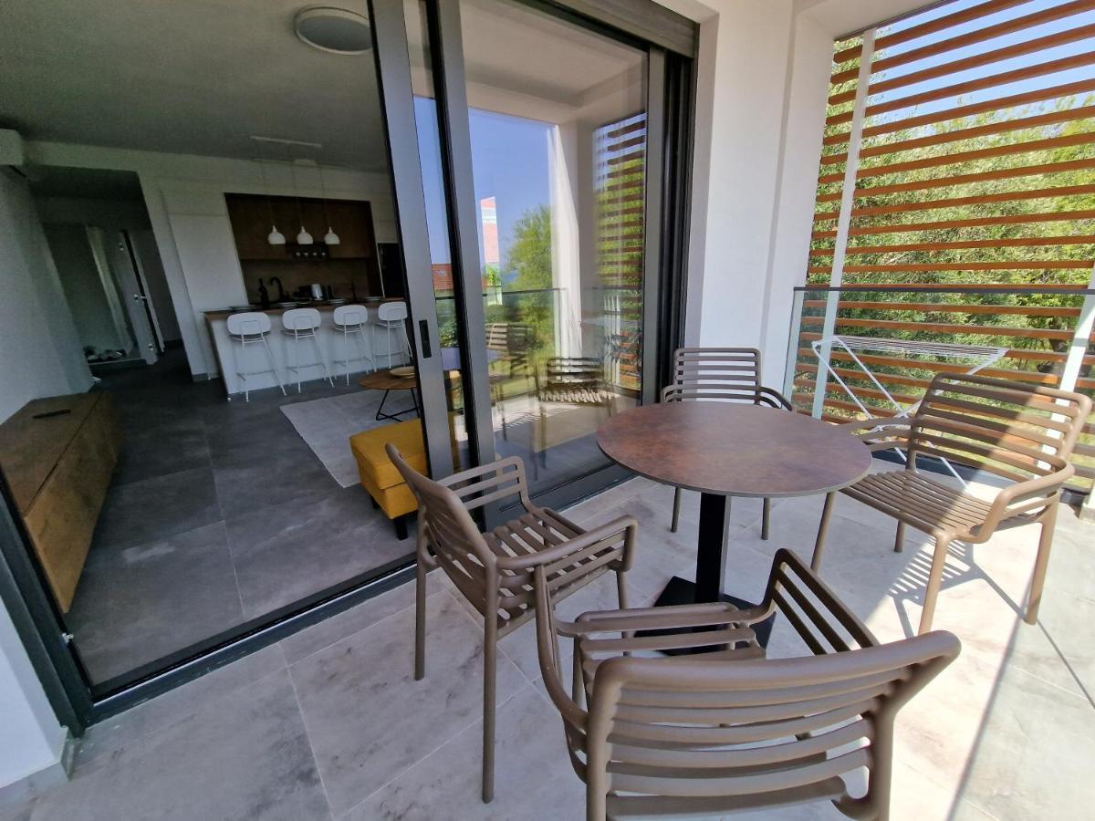 Apartment Cameleon Orebic- Beachfront Orebic
