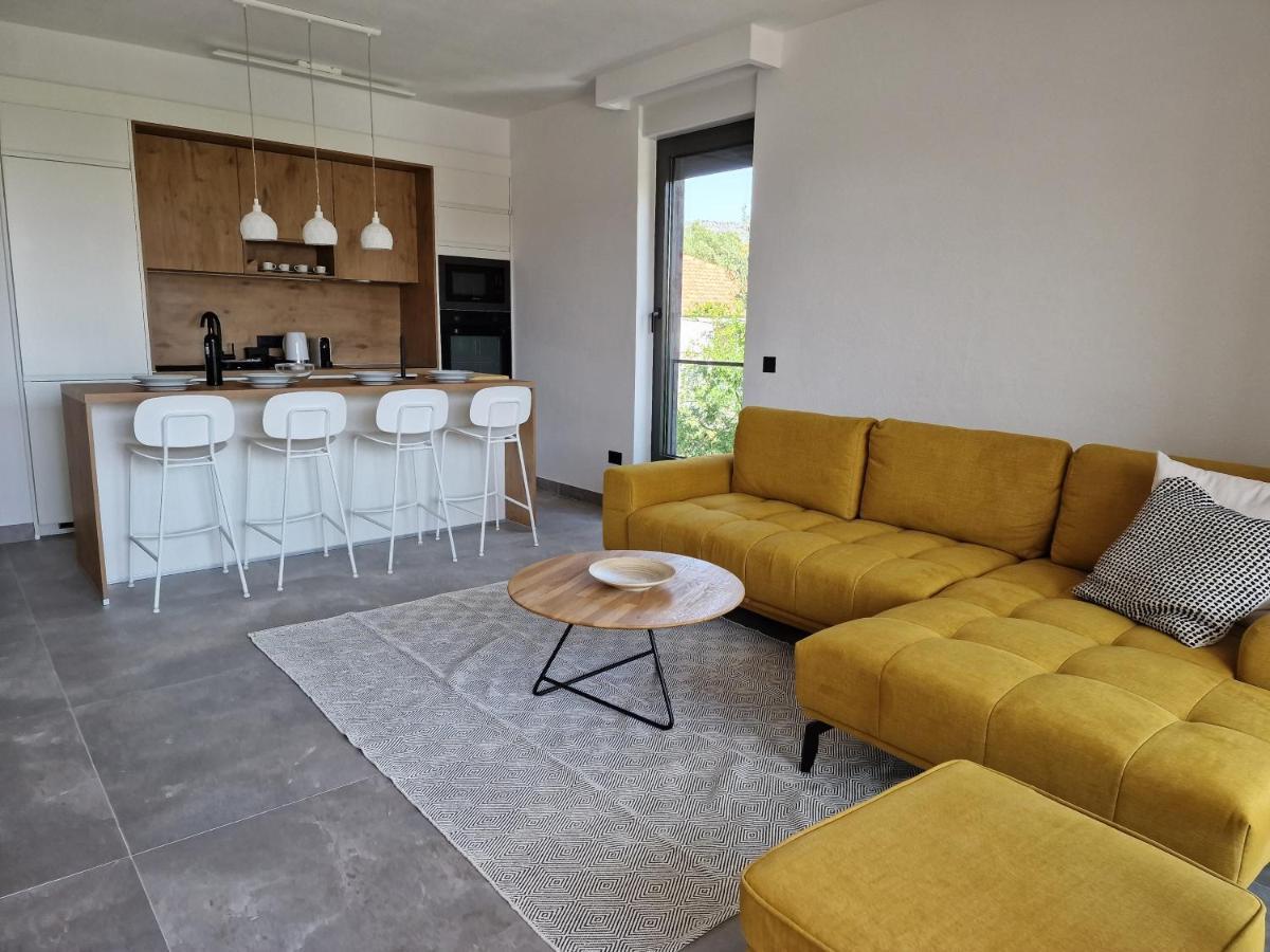 Apartment Cameleon Orebic- Beachfront
