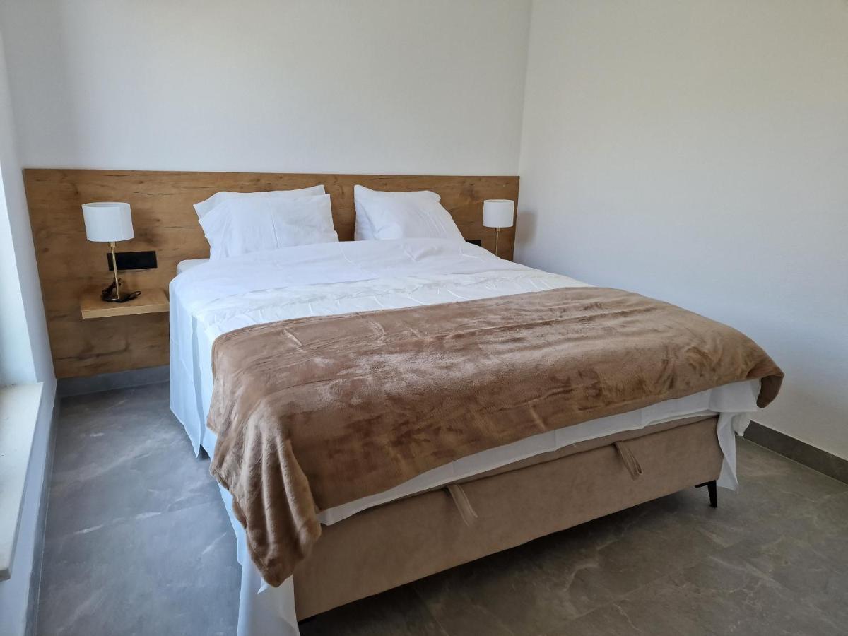 Cameleon Orebic- Beachfront *