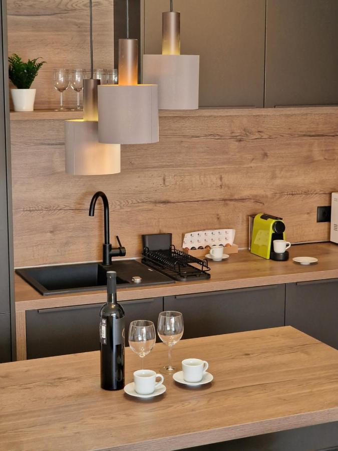 Cameleon Orebic- Beachfront Apartment *