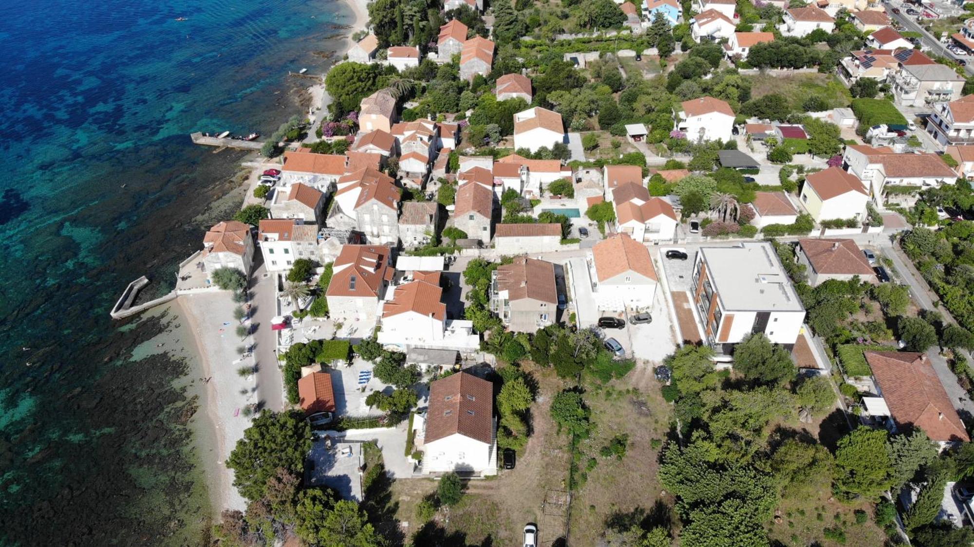 Cameleon Orebic- Beachfront Orebic
