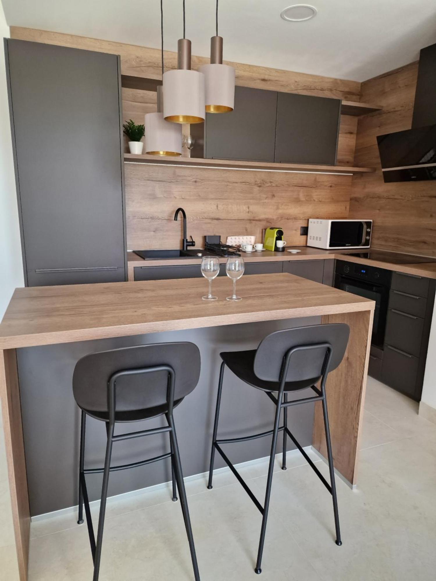 Cameleon Orebic- Beachfront