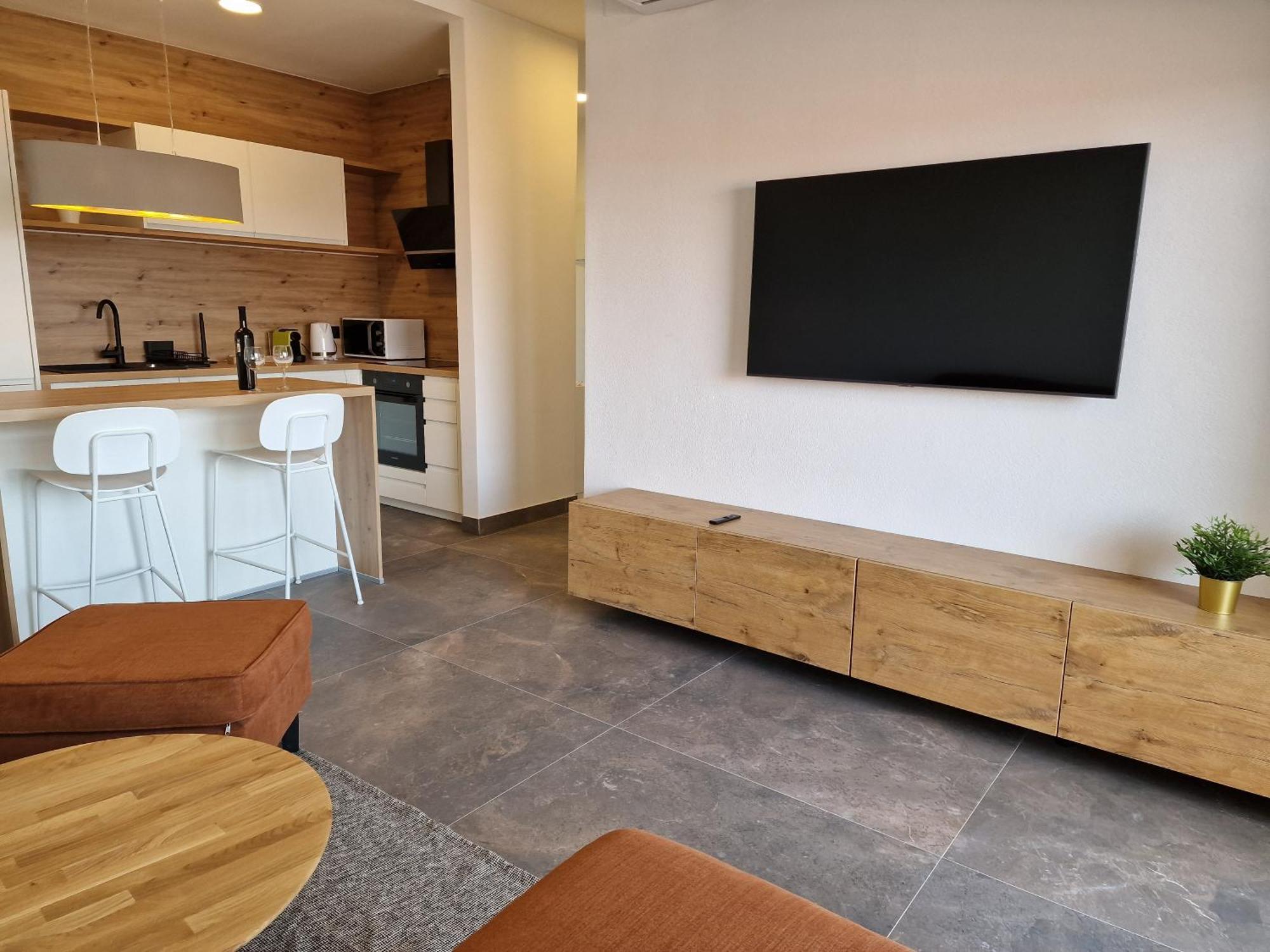 Apartment Cameleon Orebic- Beachfront *